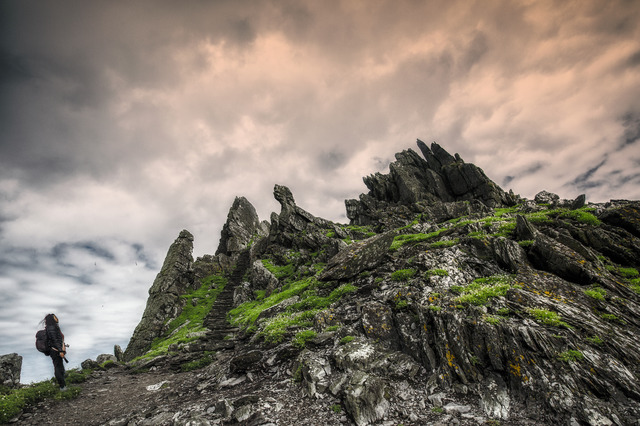 The Skellig Islands (Image @storytravelers)